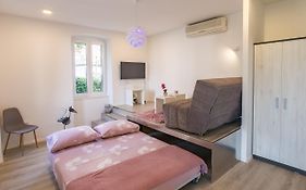 Vana & Tea Luxury Studio Apartment